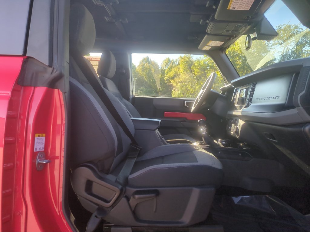 Used 2022 Ford Bronco 2-Door w/ Sasquatch Package AWD/4WD image 18