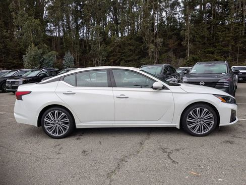New 2025 Nissan Altima 2.5 SL image 4