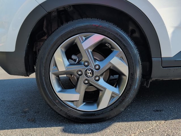 Used 2025 Hyundai Venue SEL FWD image 27