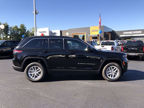 New 2025 Jeep Grand Cherokee Laredo X w/ Luxury Tech Group I image 14