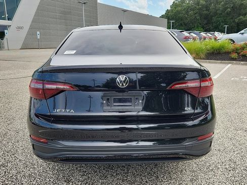 Used 2024 Volkswagen Jetta SE FWD image 5