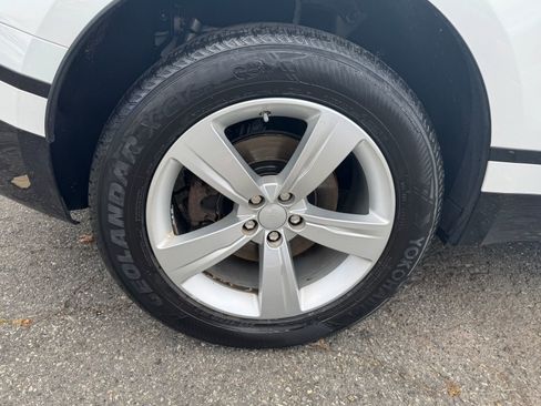 Used 2018 Land Rover Range Rover Velar S image 36