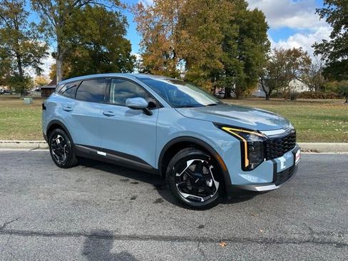 New 2026 Kia Sportage S image 2