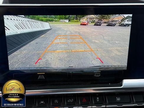 Used 2025 Chevrolet Silverado 1500 LT AWD/4WD image 13