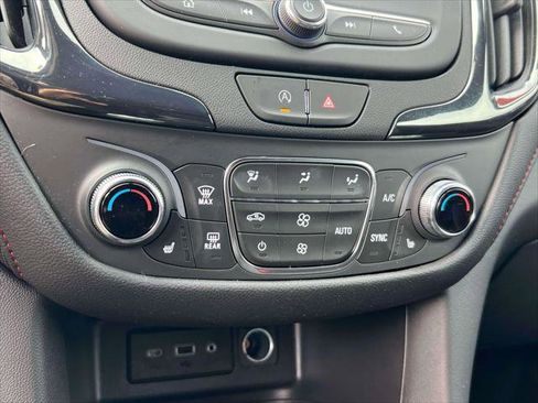 Used 2022 Chevrolet Equinox RS w/ LPO, Floor Liner Package image 28