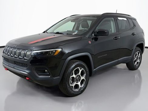 Used 2022 Jeep Compass Trailhawk w/ Trailhawk Elite Group AWD/4WD image 14