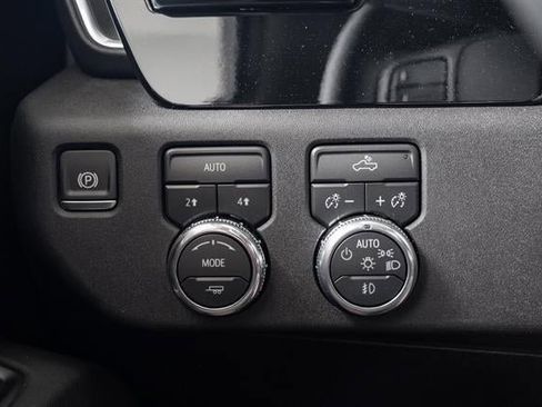 Used 2024 GMC Sierra 1500 Elevation image 22