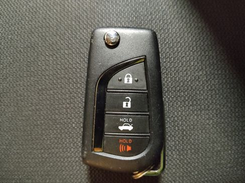 Used 2025 Toyota Corolla LE FWD image 32
