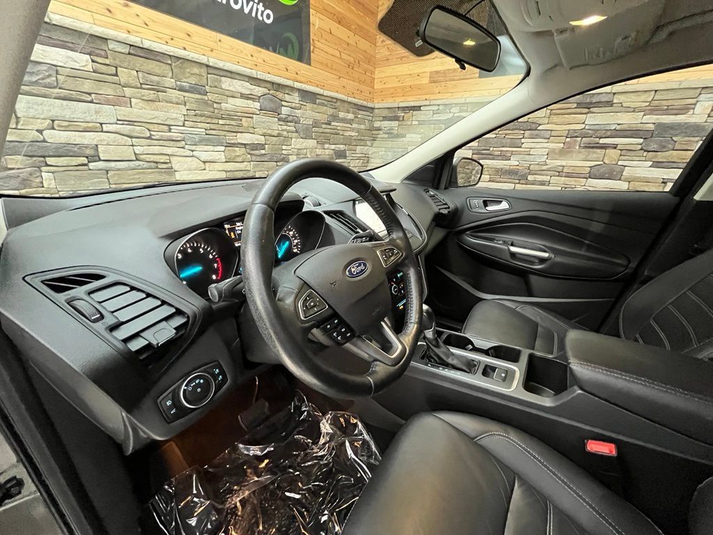 Used 2017 Ford Escape SE w/ SE Leather Comfort Package AWD/4WD image 25
