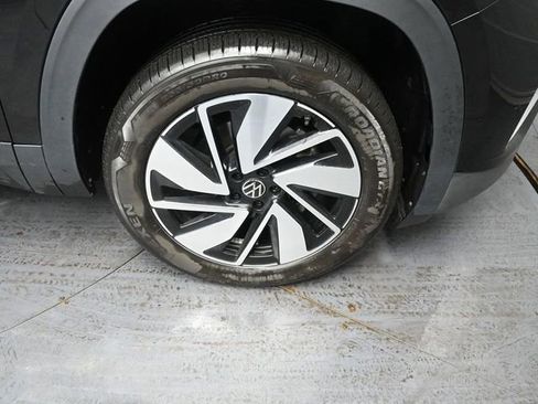 Used 2025 Volkswagen Atlas SE AWD/4WD image 14