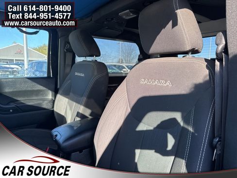 Used 2018 Jeep Wrangler Sahara w/ Connectivity Group image 19