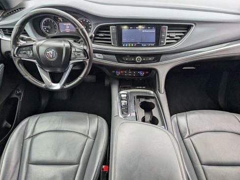 Used 2022 Buick Enclave Essence FWD image 9
