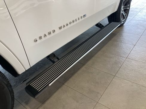 Used 2022 Jeep Grand Wagoneer Series I AWD/4WD image 10