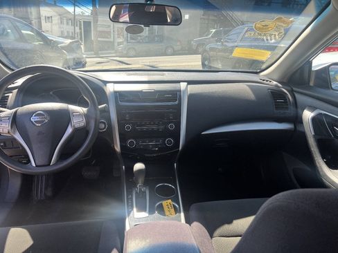 Used 2013 Nissan Altima 2.5 S FWD image 10