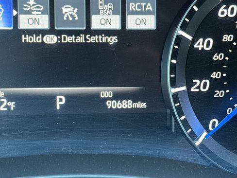 Used 2021 Toyota Highlander XLE AWD/4WD image 31