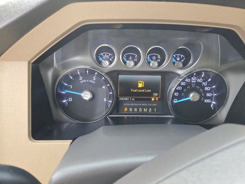 Used 2014 Ford F250 Lariat w/ Chrome Package image 16