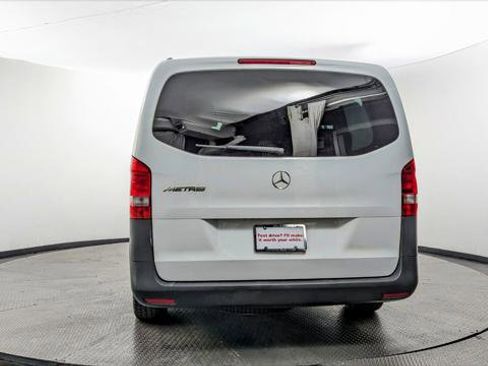 Used 2016 Mercedes-Benz Metris Passenger image 7