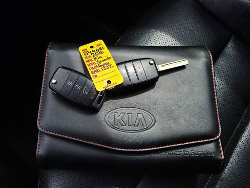 Used 2016 Kia Sorento EX FWD image 36