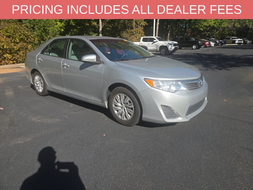 Used 2014 Toyota Camry FWD image 1