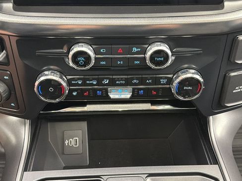 Used 2025 Ford F150 Lariat AWD/4WD image 23
