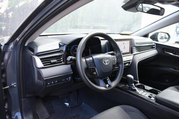 Used 2025 Toyota Camry LE FWD image 14