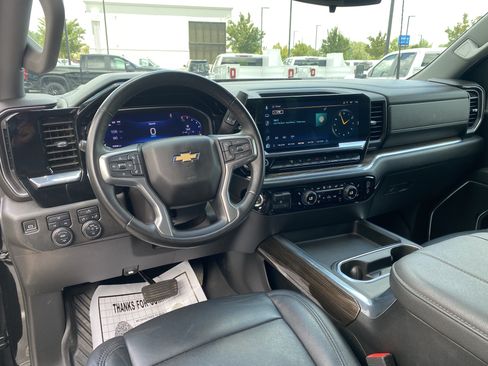 Used 2024 Chevrolet Silverado 2500 LT AWD/4WD image 33