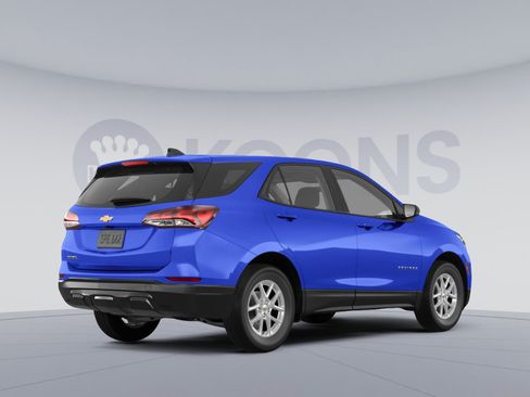 Used 2024 Chevrolet Equinox LS w/ LPO, Floor Liner Package FWD image 4