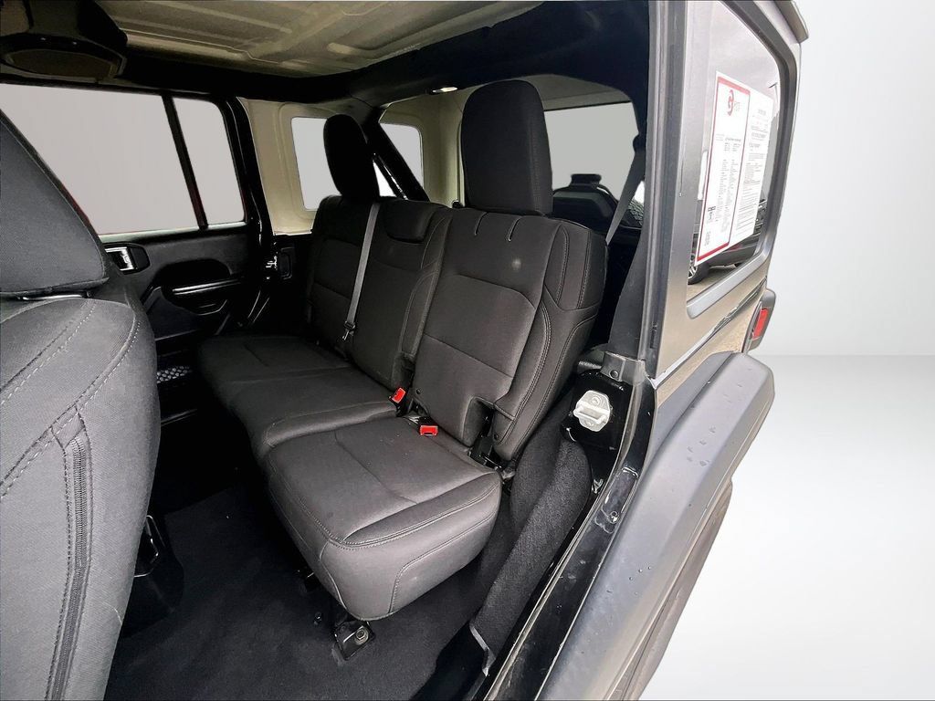 Used 2018 Jeep Wrangler Unlimited Sport S AWD/4WD image 25