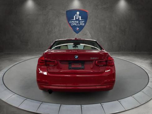 Used 2016 BMW 320i Sedan RWD image 4