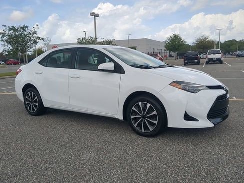 Used 2017 Toyota Corolla LE image 2