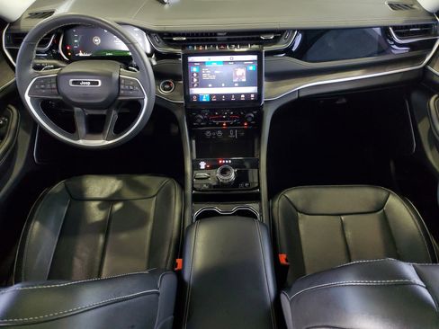 Used 2022 Jeep Grand Cherokee Limited 4xe w/ Luxury Tech Group II AWD/4WD image 11