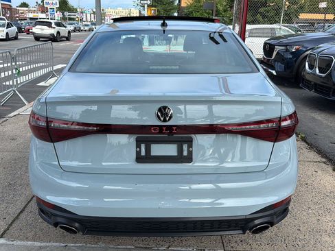 Used 2025 Volkswagen Jetta GLI Autobahn FWD image 5