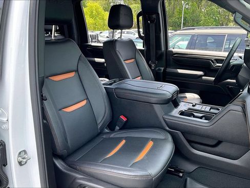 Used 2025 GMC Sierra 2500 AT4 w/ AT4 Premium Plus Package AWD/4WD image 30