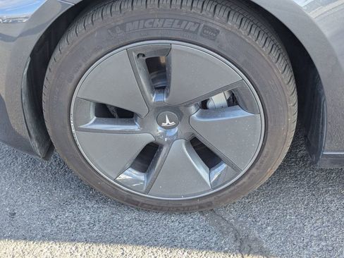 Used 2023 Tesla Model 3 Standard Range image 13