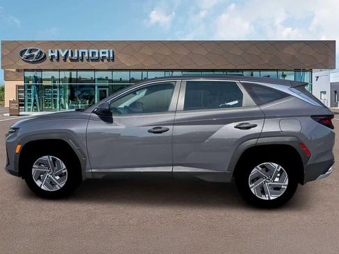 New 2026 Hyundai Tucson Blue SE image 3