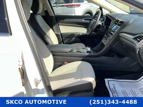 Used 2020 Ford Fusion SE w/ Equipment Group 151A image 13