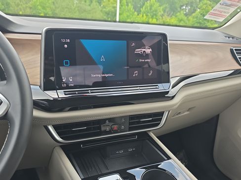 Certified 2026 Volkswagen Atlas SE w/ Panoramic Sunroof Package FWD image 21