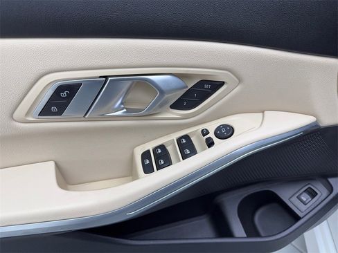 Used 2019 BMW 330i Sedan w/ Driving Assistance Package image 31