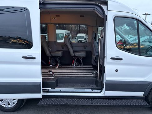 Used 2018 Ford Transit 150 XL image 30