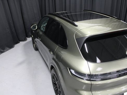 New 2026 Porsche Cayenne E-Hybrid image 10