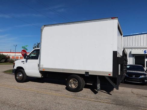 Used 2010 Ford E-350 and Econoline 350 Super Duty image 2