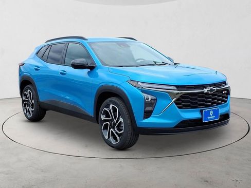 New 2026 Chevrolet Trax RS FWD image 3