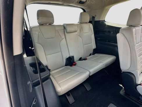 Certified 2024 Kia Telluride SX Prestige AWD/4WD image 29