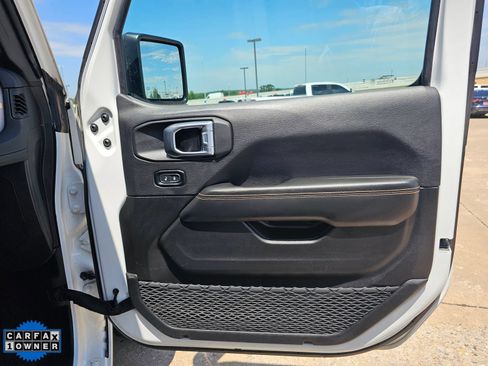 Used 2024 Jeep Wrangler Unlimited Sahara AWD/4WD image 30