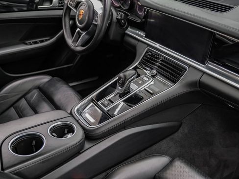 Used 2019 Porsche Panamera 4 image 21