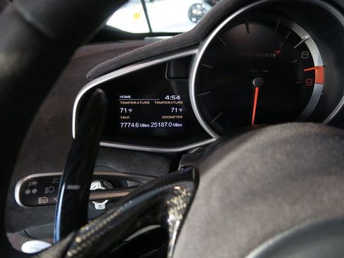 Used 2015 McLaren 650S Spider image 19