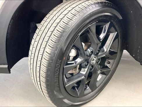 Certified 2025 Honda HR-V Sport image 33