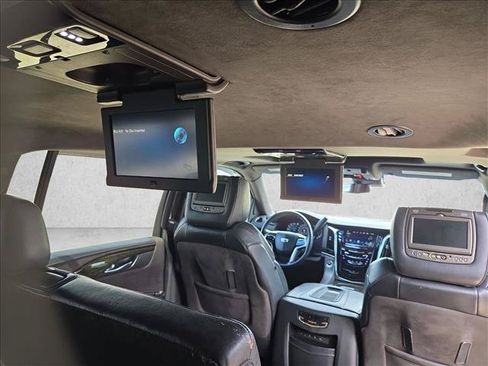 Used 2018 Cadillac Escalade ESV Platinum RWD image 23