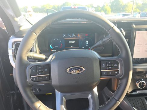 Used 2025 Ford F250 Lariat w/ Tremor Off-Road Package image 16