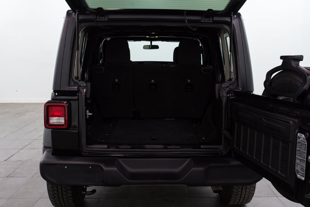Used 2019 Jeep Wrangler Unlimited Sport S AWD/4WD image 14